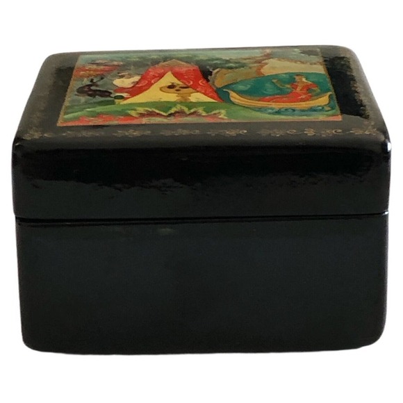 Vintage Russian USSR Lacquer Box Hand Painted 3'' W/ Signature - Picture 8 of 8